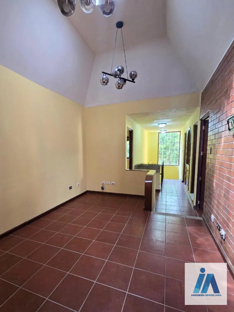 CASA EN ALQUILER📍 Villas de Doña Raquel , Km. 18.5 Carretera a El Salvador - 8