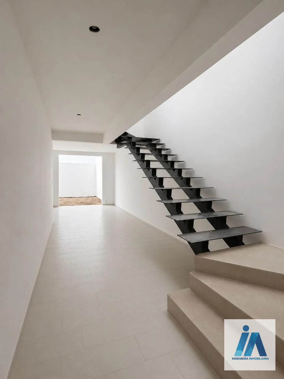 CASA NUEVA EN VENTA📍Residenciales La Isla, San Cristóbal Zona 8 de Mixco - 2