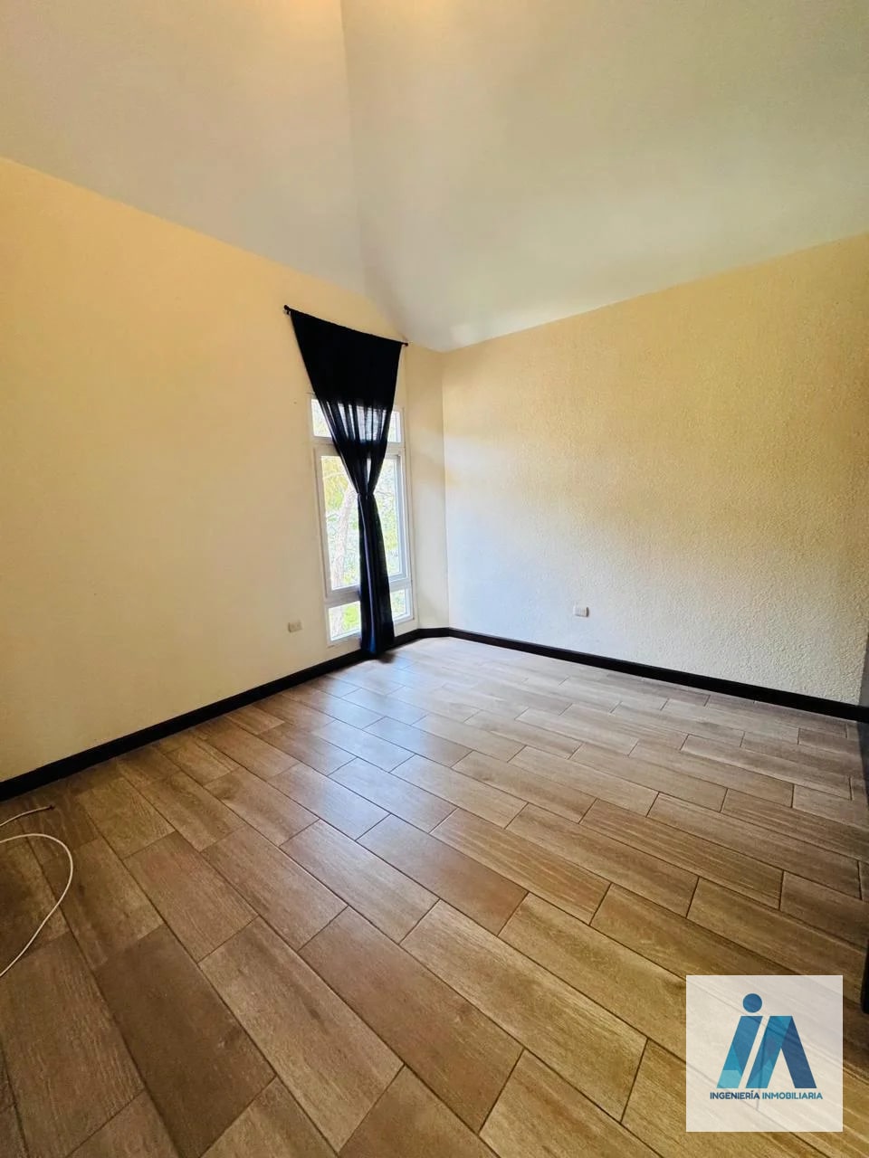 CASA EN ALQUILER📍Condominio Bosques de Arrazola, Fraijanes — Casa en Alquiler en Carretera a El Salvador, Guatemala, Ciudad — foto 8 de 11