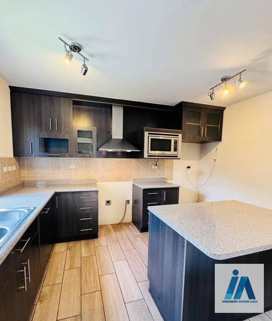 CASA EN ALQUILER📍Condominio Bosques de Arrazola, Fraijanes — Casa en Alquiler en Carretera a El Salvador, Guatemala, Ciudad — foto 4 de 11
