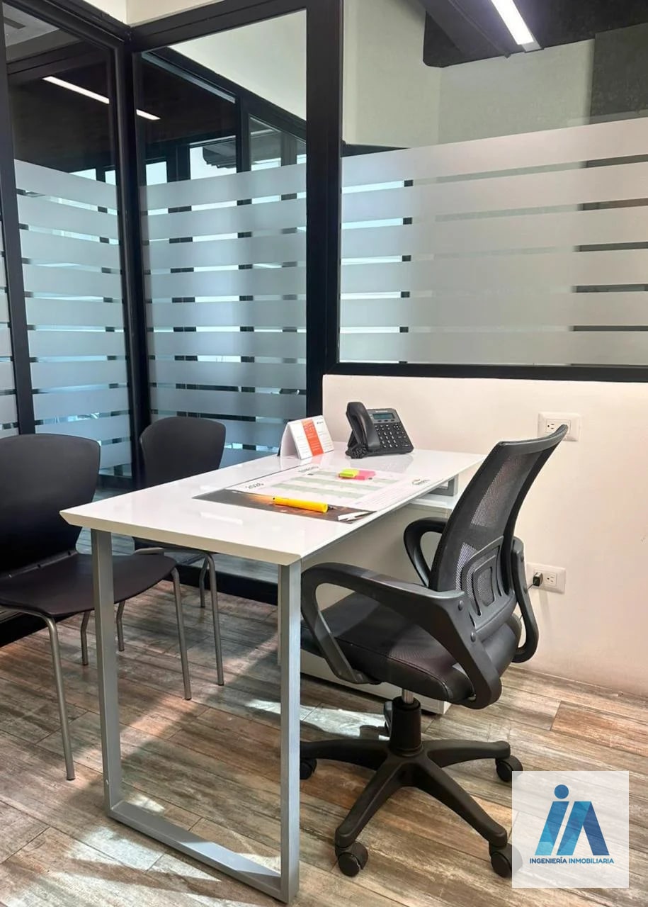 OFICINA PRIVADA EN ALQUILER 📍Edificio Pialé, Zona 10 — Oficina en Alquiler en Zona 10, Guatemala, Ciudad — foto 2 de 7