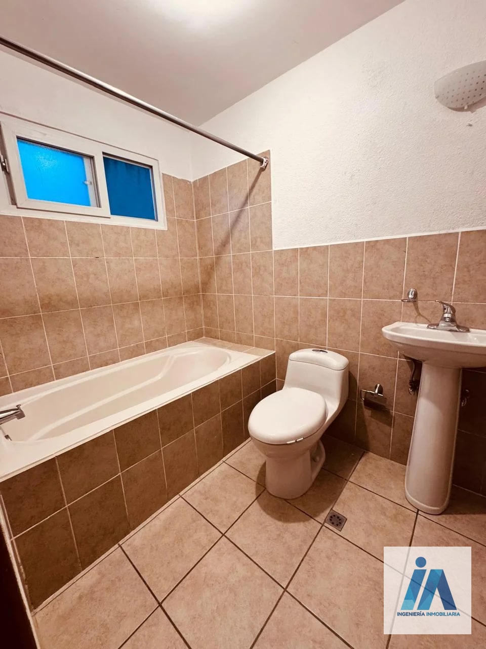 CASA EN ALQUILER 📍Bosques de Arrazola, km 16.5 Carretera a El Salvador — Casa en Alquiler en Carretera a El Salvador, Guatemala, Ciudad — foto 13 de 14