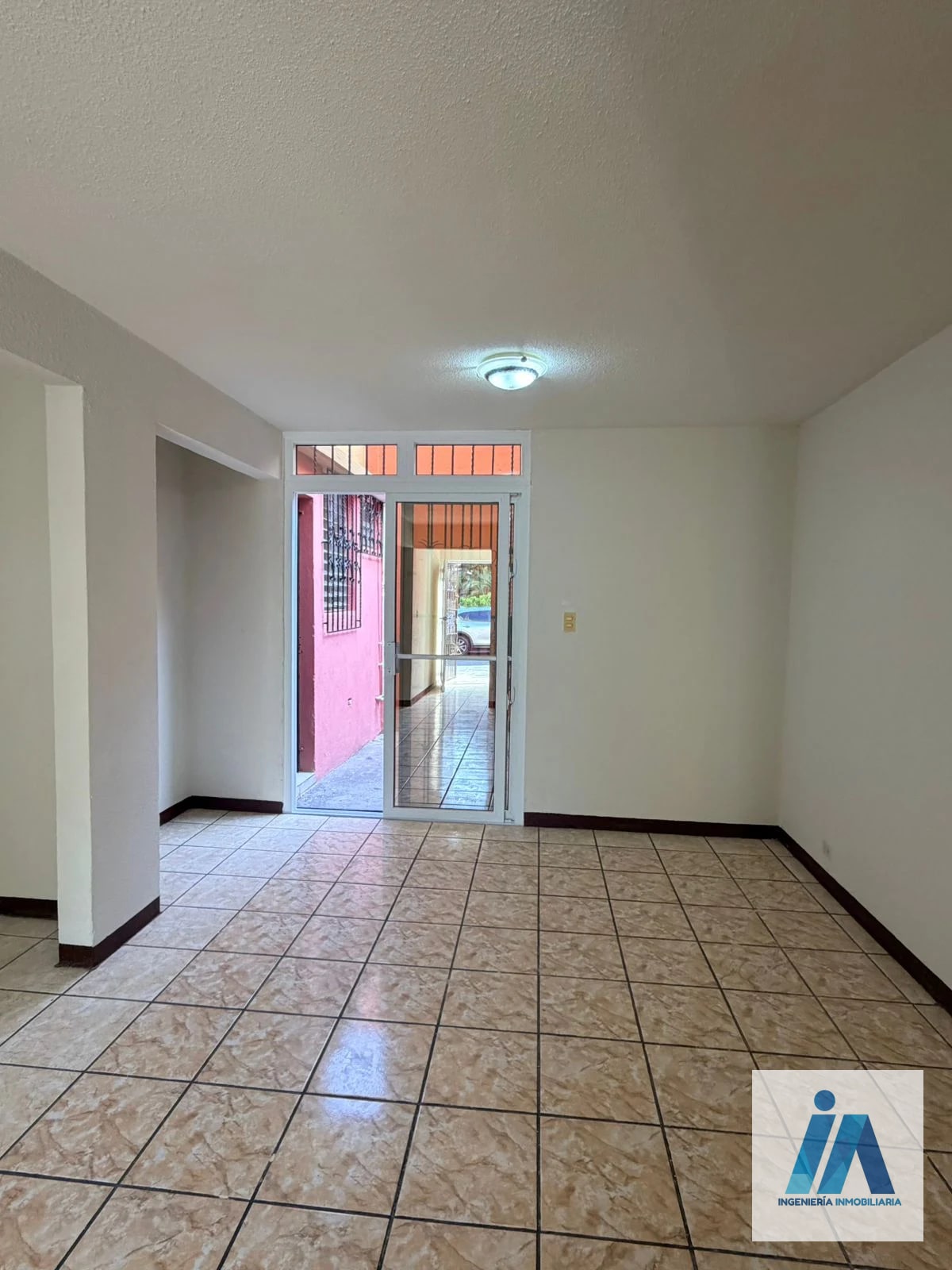 OPORTUNIDAD ÚNICA❗️ CASA EN VENTA 📍 Colinas de Monte María Sur, Zona 7 Villa Nueva — Casa en Venta en Villa Nueva, Guatemala, Ciudad — foto 2 de 12