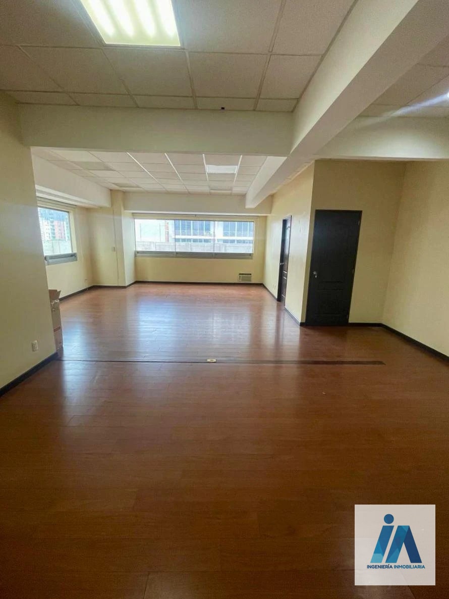 OFICINA EN ALQUILER📍 Edificio Torino 1, zona 10 — Oficina en Alquiler en Zona 10, Guatemala, Ciudad — foto 2 de 12