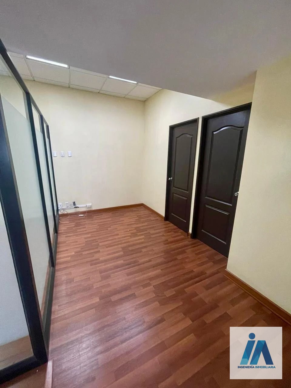 OFICINA EN ALQUILER📍 Edificio Torino 1, zona 10 — Oficina en Alquiler en Zona 10, Guatemala, Ciudad — foto 6 de 12