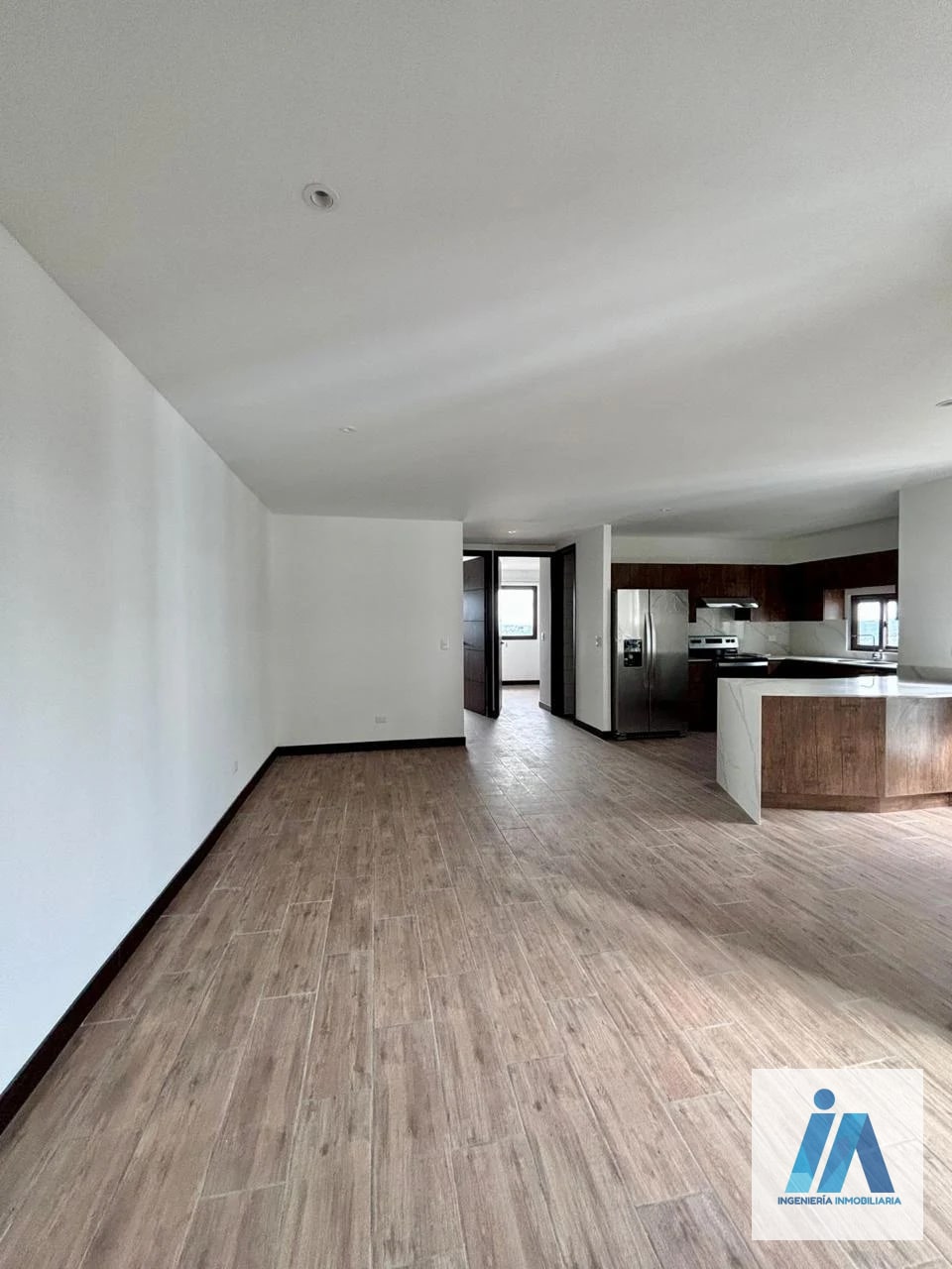APARTAMENTO EN ALQUILER 📍Marques de Oakland zona 10, Diagonal 6 — Apartamento en Alquiler en Zona 10, Guatemala, Ciudad — foto 2 de 11