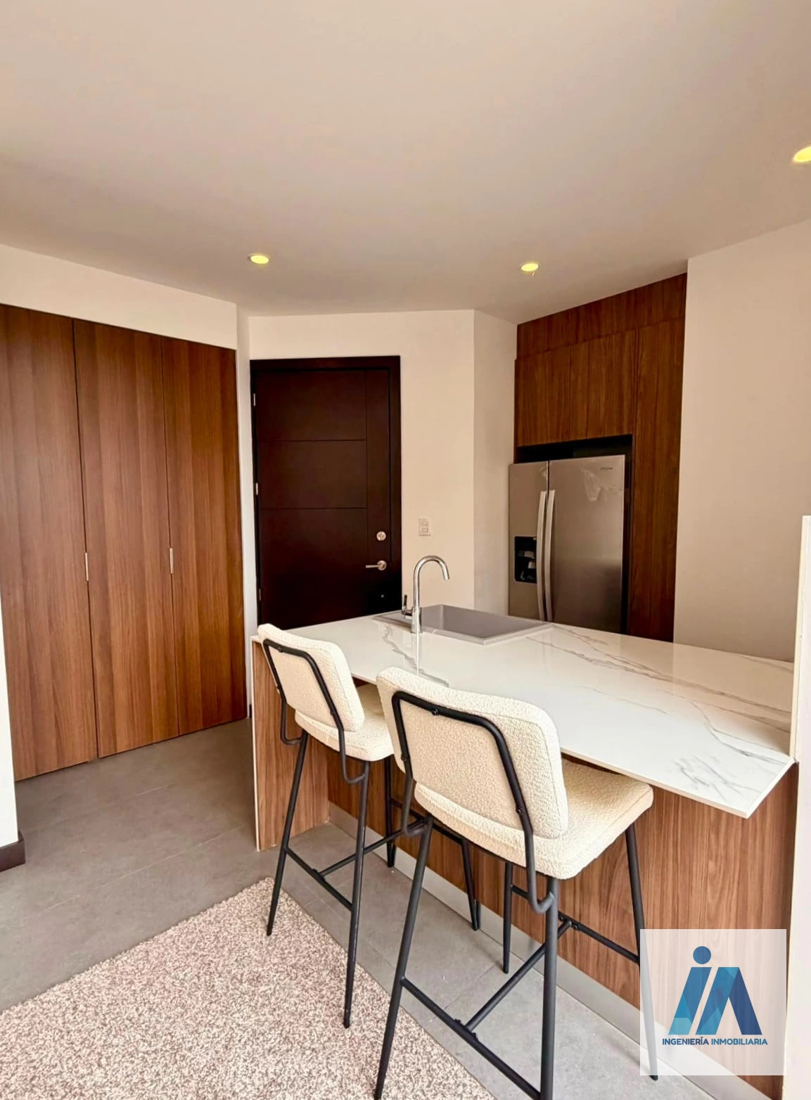 APARTAMENTO AMUEBLADO EN ALQUILER📍Edificio Arles, Zona 15 — Apartamento en Alquiler en Zona 15, Guatemala, Ciudad — foto 4 de 17