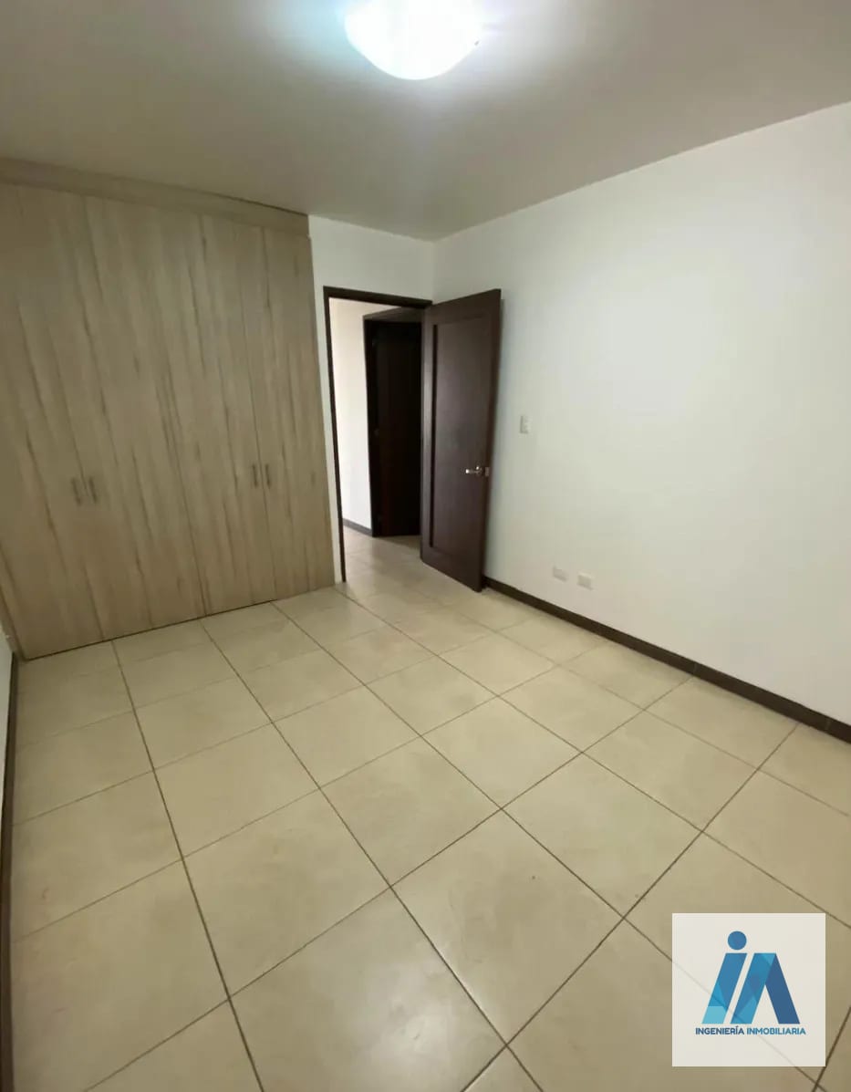 APARTAMENTO EN ALQUILER 📍 Edificio Pórtico, Zona 7 — Apartamento en Alquiler en Zona 16, Guatemala, Ciudad — foto 8 de 13