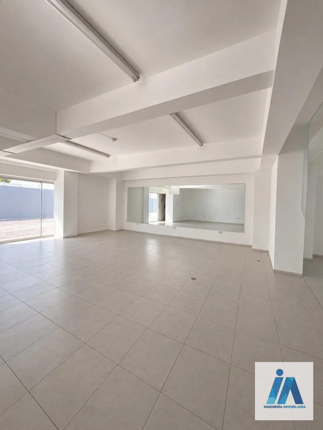LOCAL COMERCIAL EN ALQUILER📍Edificio Murano Center, Zona 10 — Local en Alquiler en Zona 10, Guatemala, Ciudad — foto 3 de 4