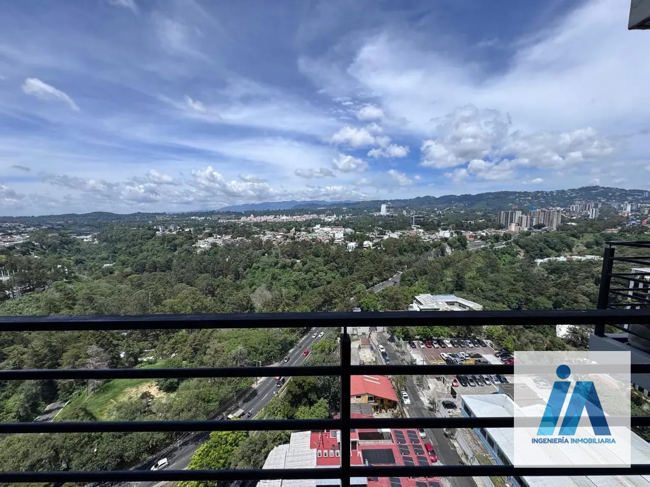 APARTAMENTO EN ALQUILER 📍 Edificio Mira 10, Zona 10 Ciudad Vieja — Apartamento en Alquiler en Ciudad Vieja, Zona 10, Guatemala, Ciudad — foto 7 de 8