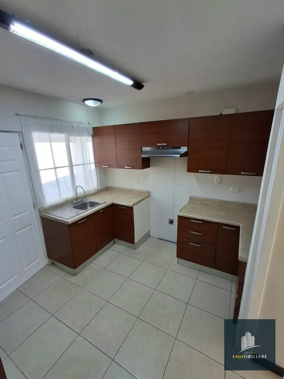 🏡 Casa en Renta en Zona 2, Guatemala —Condominio Rincones del Zapote — Casa en Alquiler en El Zapote, Zona 2, Guatemala, Ciudad — foto 3 de 17