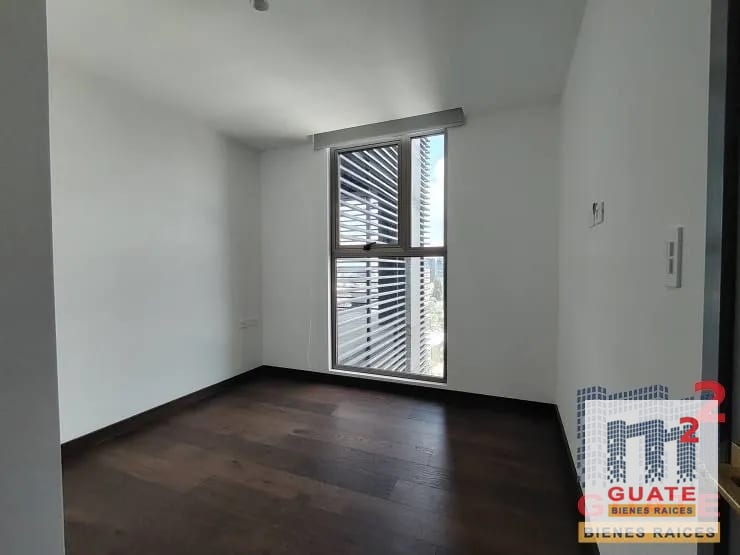 Apartamento en Renta, Zona 10 - Image 3