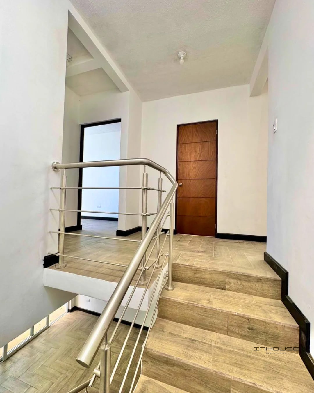 CASA EN VENTA EN ZONA 16 PARA ESTRENA - 11
