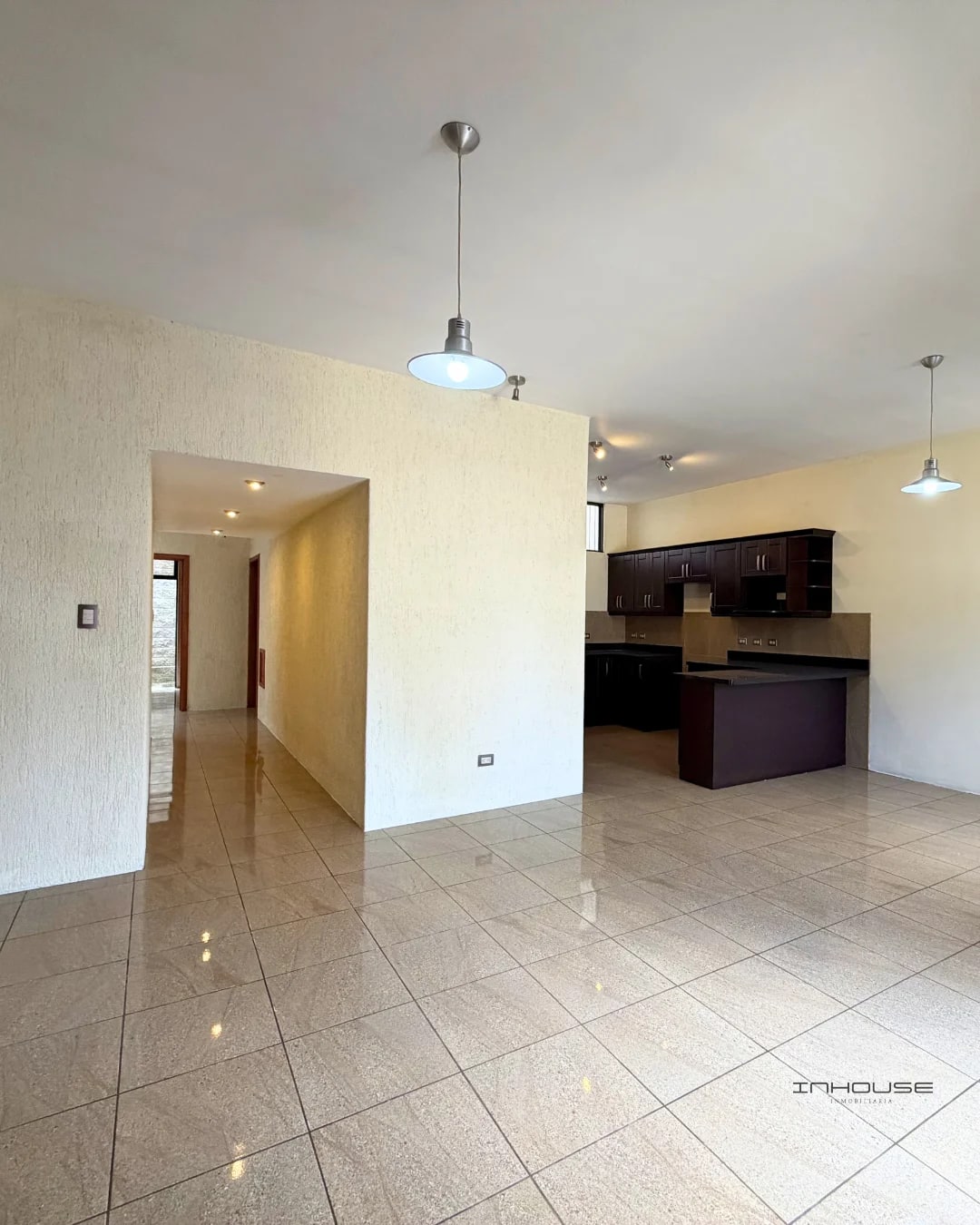 APARTAMENTO EN RENTA MUXBAL EN EXCELENTE UBICACIÓN. AMBIENTES AMPLIOS Y VENTILADOS. - 4