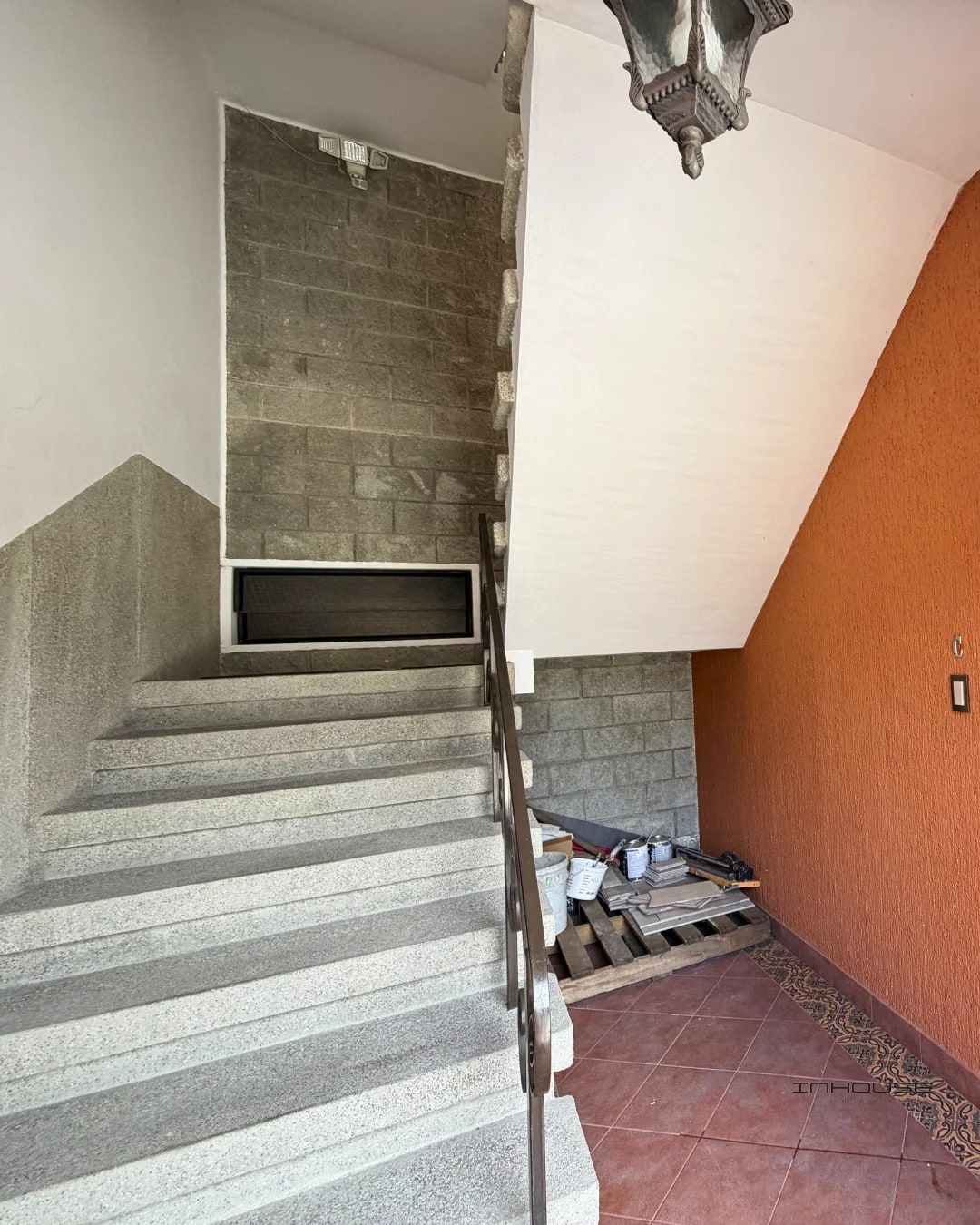 APARTAMENTO EN RENTA MUXBAL EN EXCELENTE UBICACIÓN. AMBIENTES AMPLIOS Y VENTILADOS. - 1