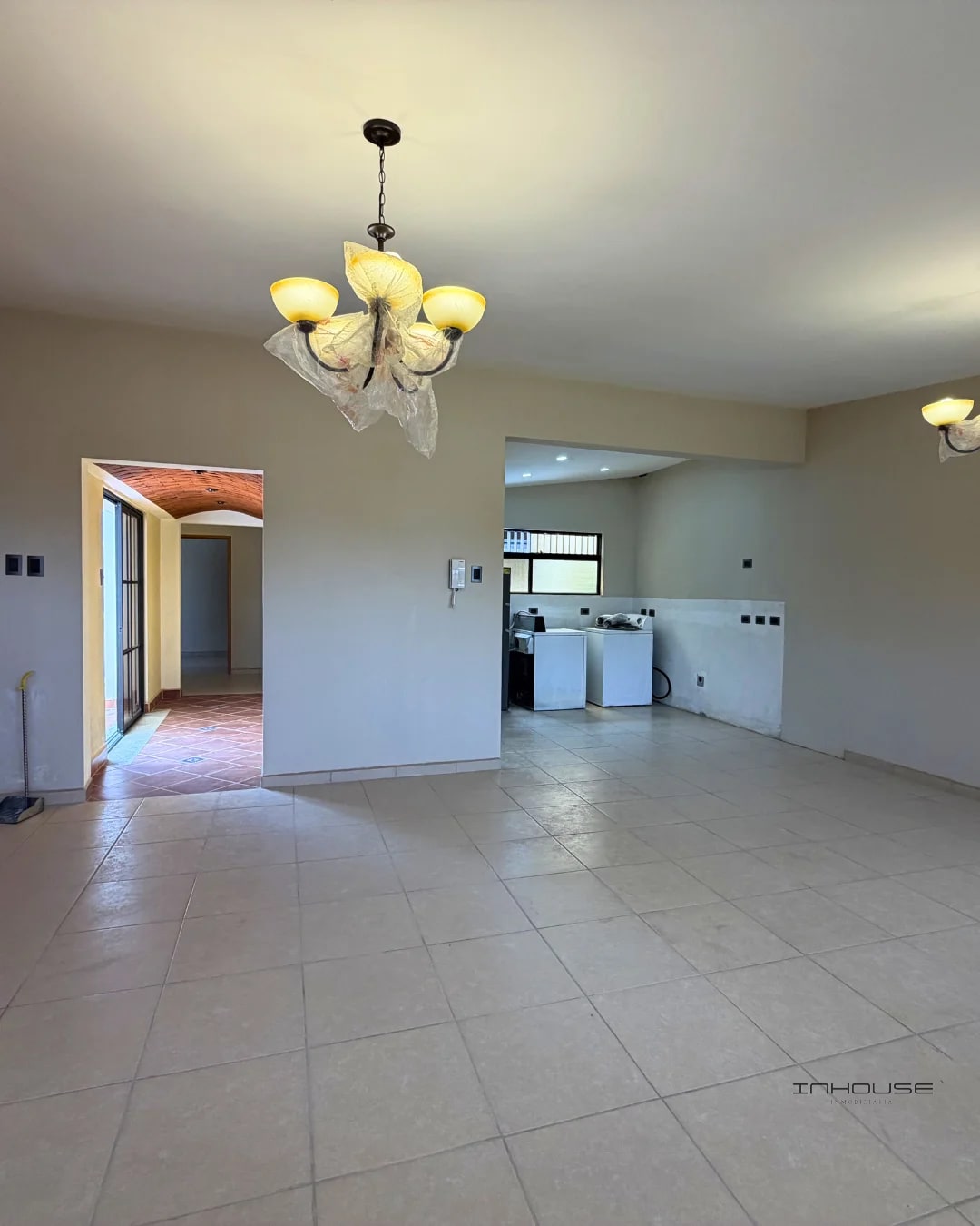 APARTAMENTO EN RENTA MUXBAL CON TERRAZA - 1