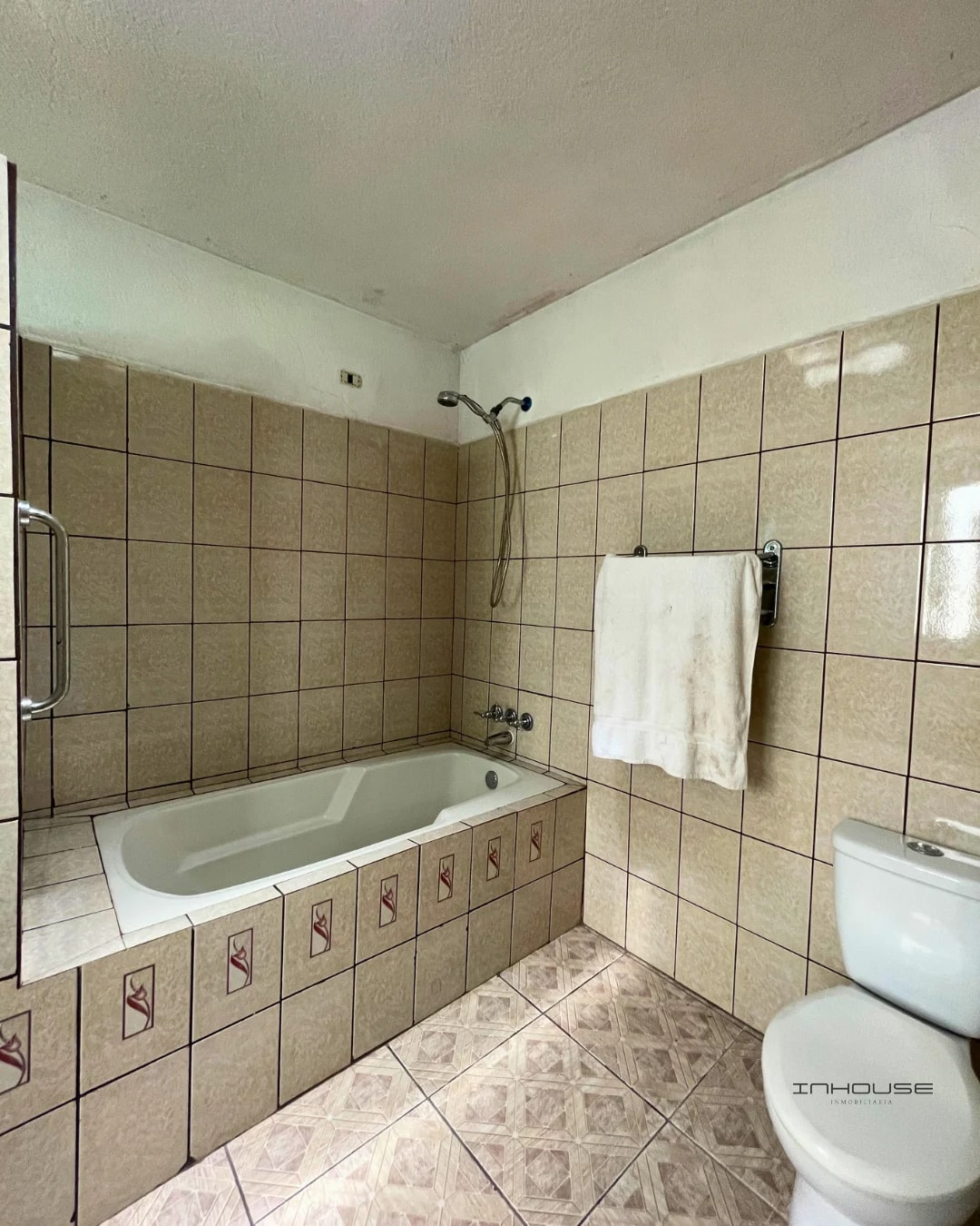 CASA EN VENTA EN ZONA 18 DENTRO DE GARITA - 5