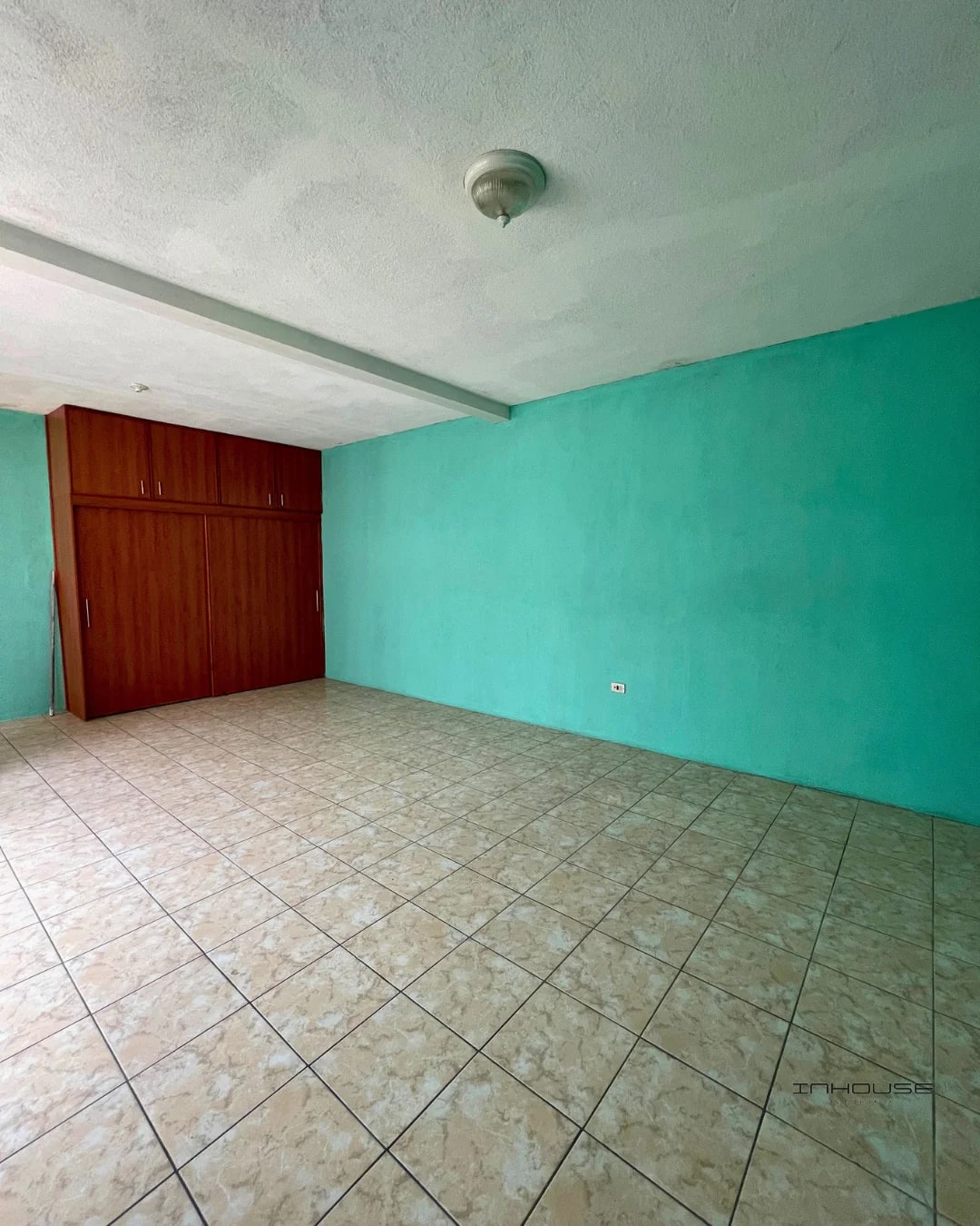 CASA EN VENTA EN ZONA 18 DENTRO DE GARITA - 4