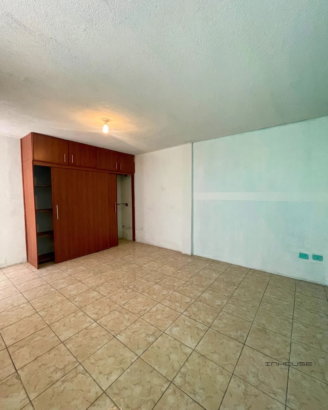 CASA EN VENTA EN ZONA 18 DENTRO DE GARITA - 8
