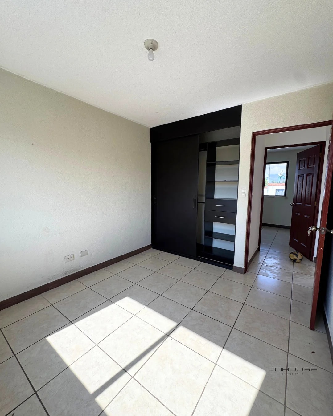 CASA EN RENTA ZONA 16 HACIENDA REAL, PORTAL DE SAN ISIDRO — Casa en Alquiler en Portal de San Isidro I, Zona 16, Guatemala, Ciudad — foto 3 de 10