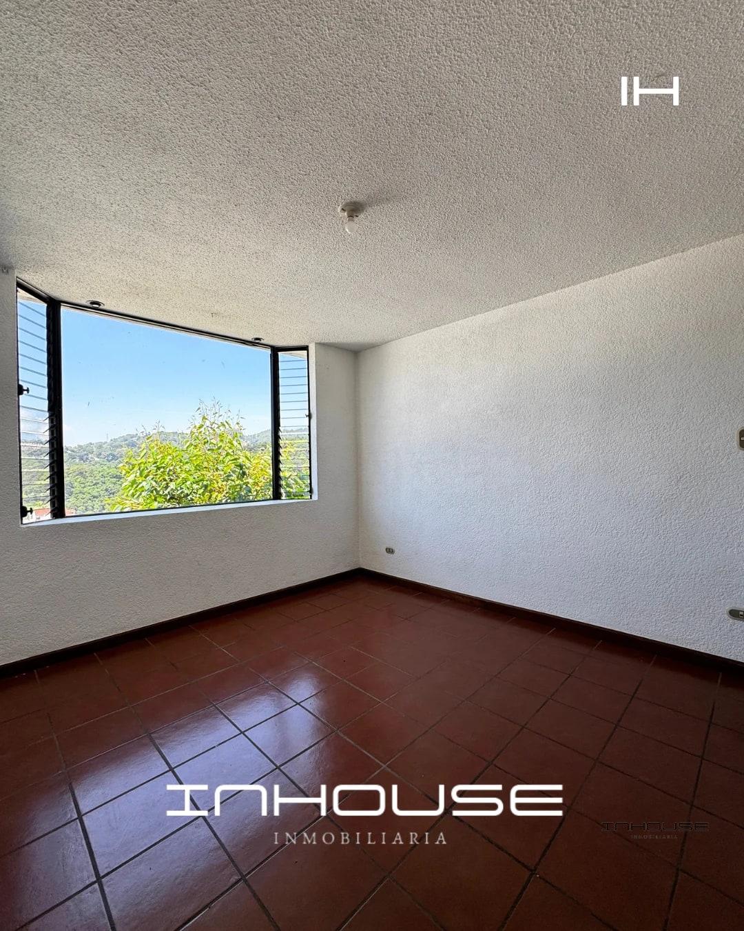 CASA EN VENTA EN SAN LUCAS — Casa vacacional en Venta en San Lucas Sacatepéquez, Sacatepéquez — foto 5 de 10