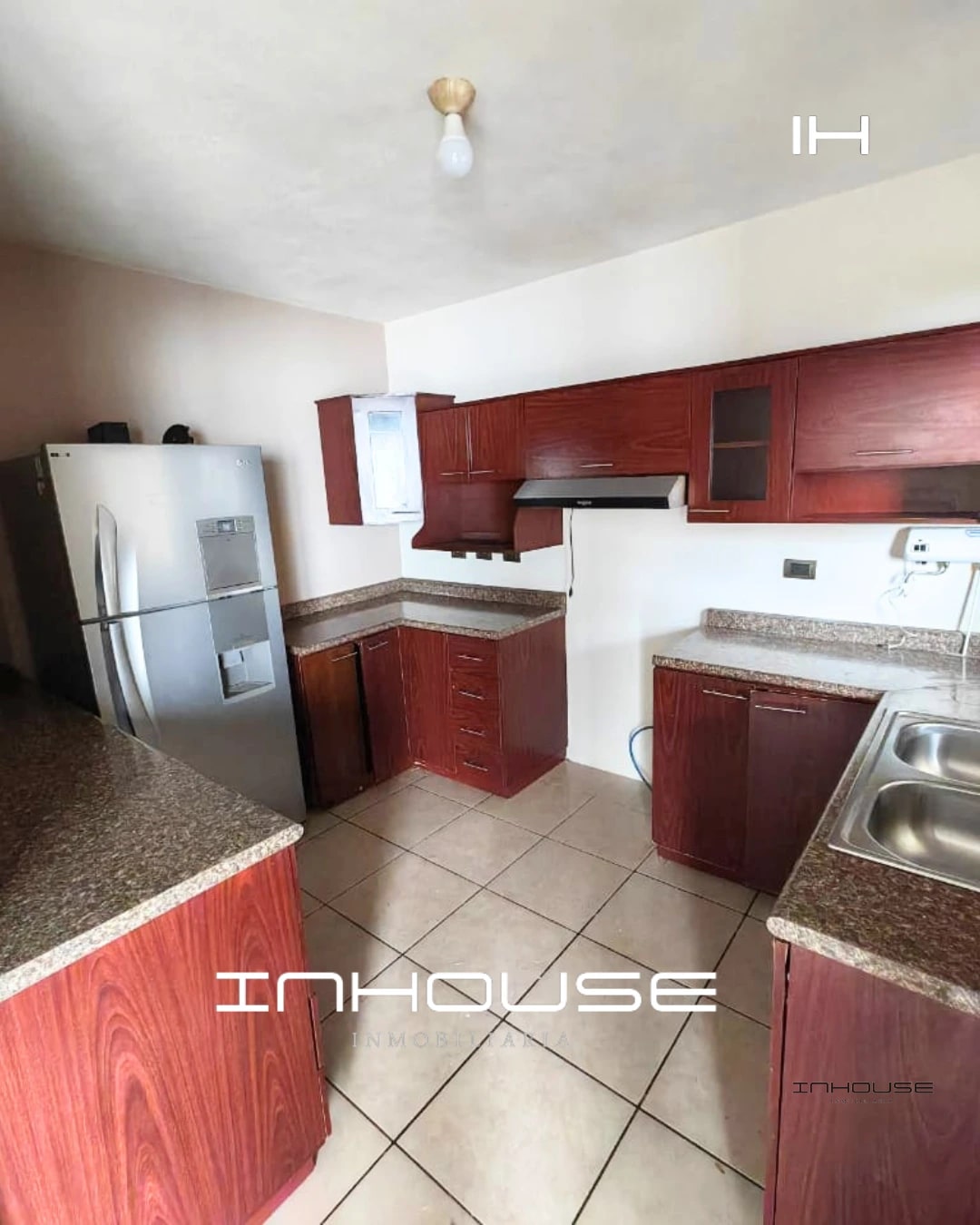 CASA EN VENTA EN ZONA 16 HACIENDA REAL — Casa en Venta en Hacienda Real, Zona 16, Guatemala, Ciudad — foto 4 de 10