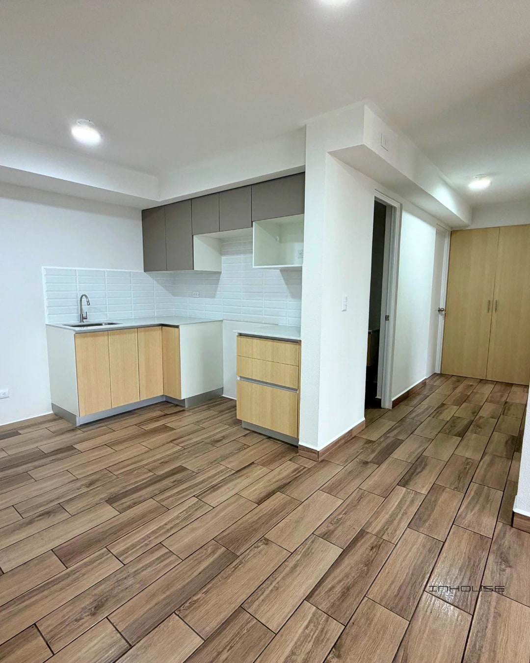 APARTAMENTO EN VENTA EN ZONA 16 CON BALCÓN EN NIVEL ALTO PARA ESTRENAR — Apartamento en Venta en Lares 16, Zona 16, Guatemala, Ciudad — foto 2 de 10