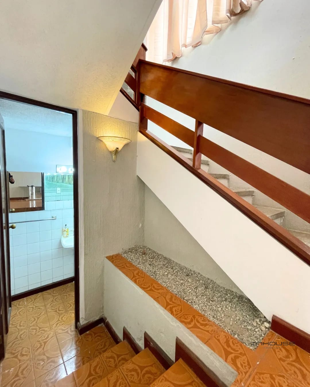 CASA EN VENTA EN ZONA 8 MIXCO, SAN CRISTOBAL DENTRO DE GARITA. — Casa en Venta en Pinares de San Cristobal, Zona 8 Mixco, Guatemala, Ciudad — foto 6 de 10
