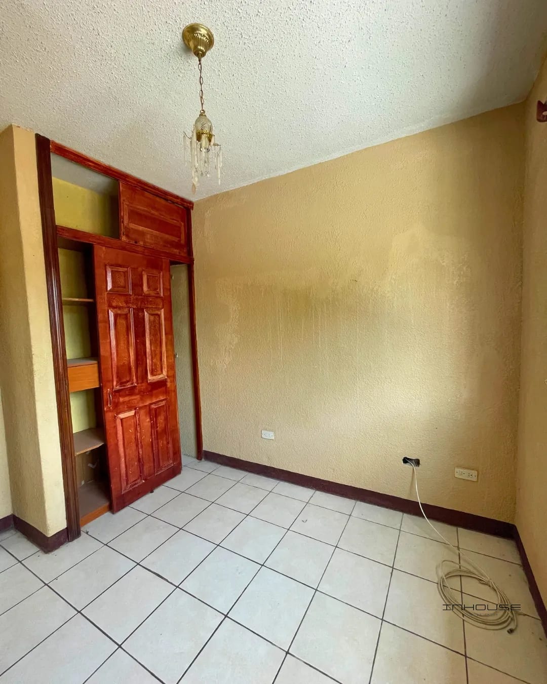 CASA EN RENTA ZONA 8 DE MIXCO JACARANDAS — Casa en Alquiler en Zona 8 Mixco, Guatemala, Ciudad — foto 4 de 10