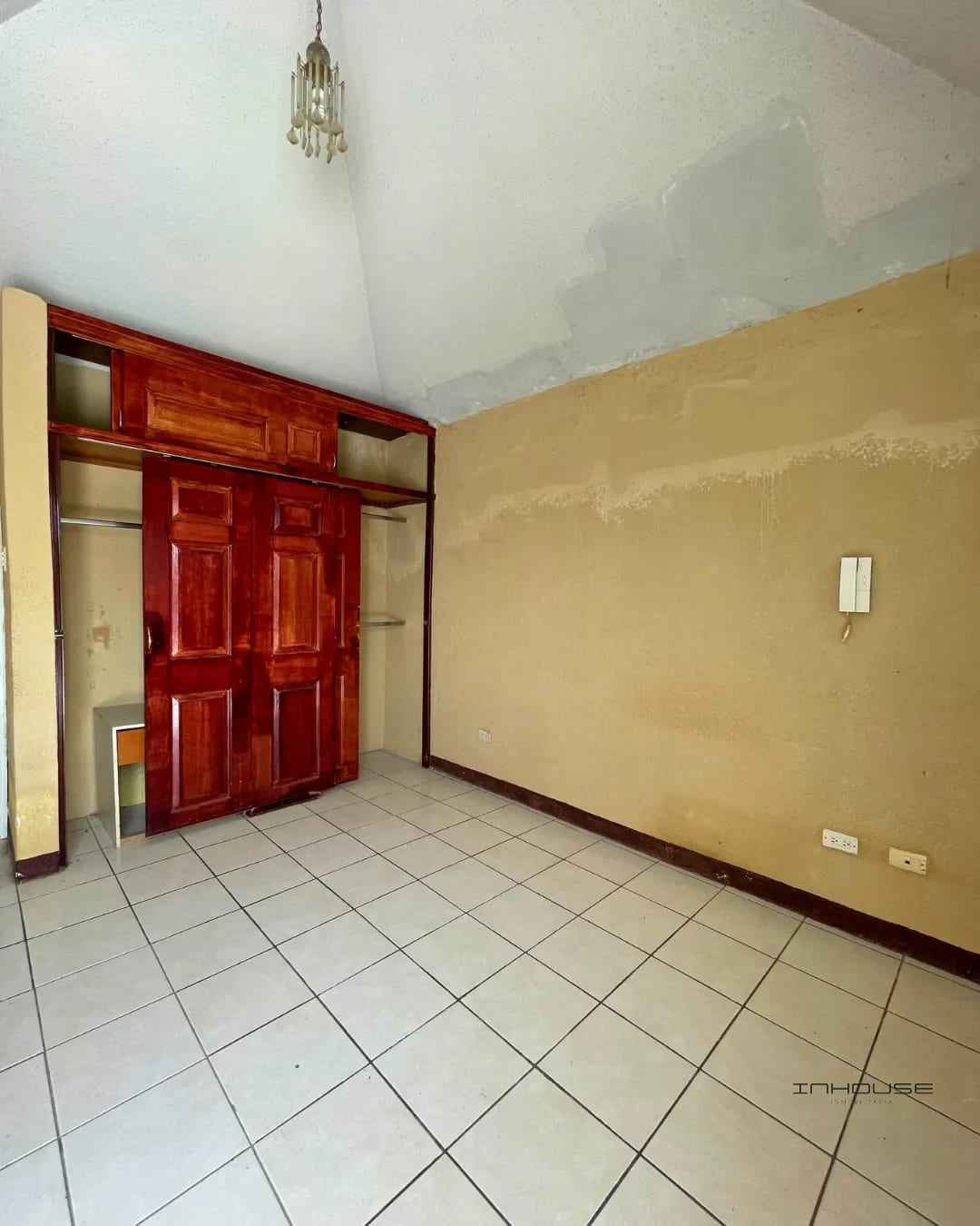 CASA EN RENTA ZONA 8 DE MIXCO JACARANDAS — Casa en Alquiler en Zona 8 Mixco, Guatemala, Ciudad — foto 6 de 10