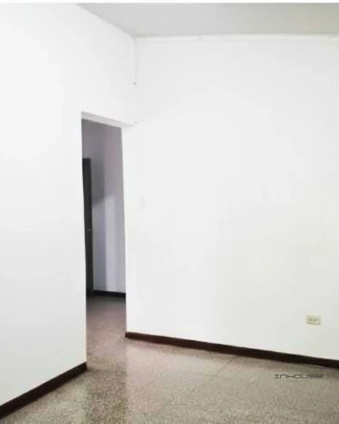CASA EN RENTA ZONA 14 LA VILLA LOS DELFINES — Casa en Alquiler en Zona 14, Guatemala, Ciudad — foto 7 de 9