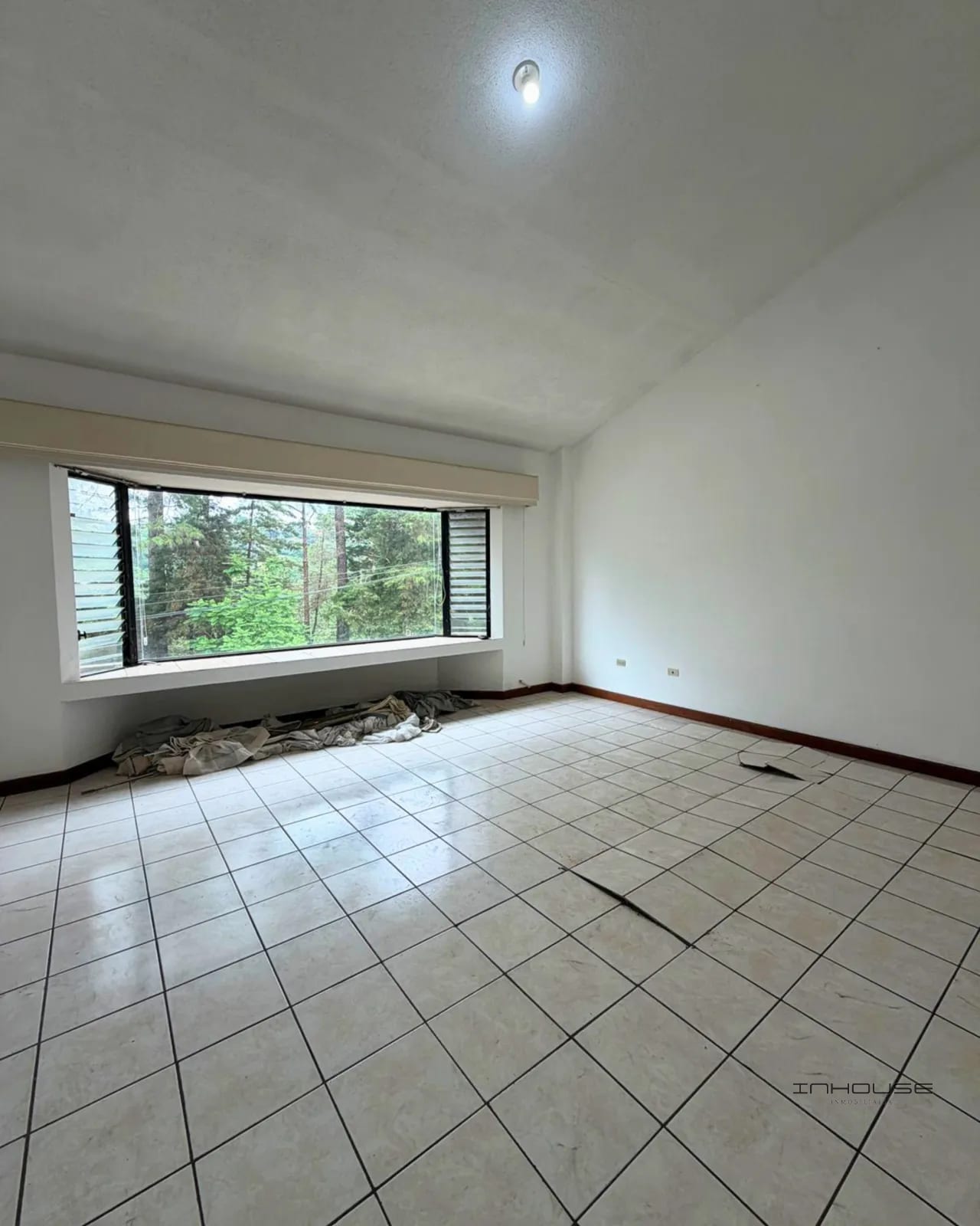 CASA EN VENTA EN KANAJUYU 2 - ZONA 16 — Casa en Venta en Kanajuyú, Zona 16, Guatemala, Ciudad — foto 8 de 10
