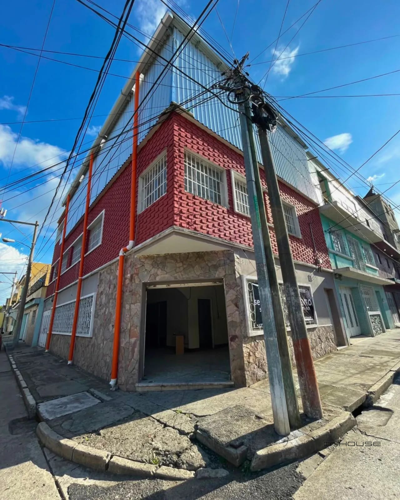 CASA EN VENTA EN ZONA 3 FUERA DE GARITA IDEAL PARA USO COMERCIAL — Casa en Venta en Zona 3, Guatemala, Ciudad — foto 2 de 12