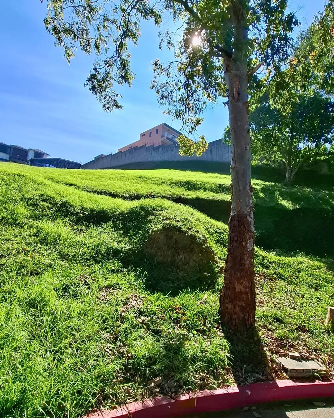 TERRENO DE ESQUINA EN VENTA, CARRETERA A EL SALVADOR, LA FLORESTA — Terreno en Venta en Carretera a El Salvador, Guatemala, Ciudad — foto 3 de 6