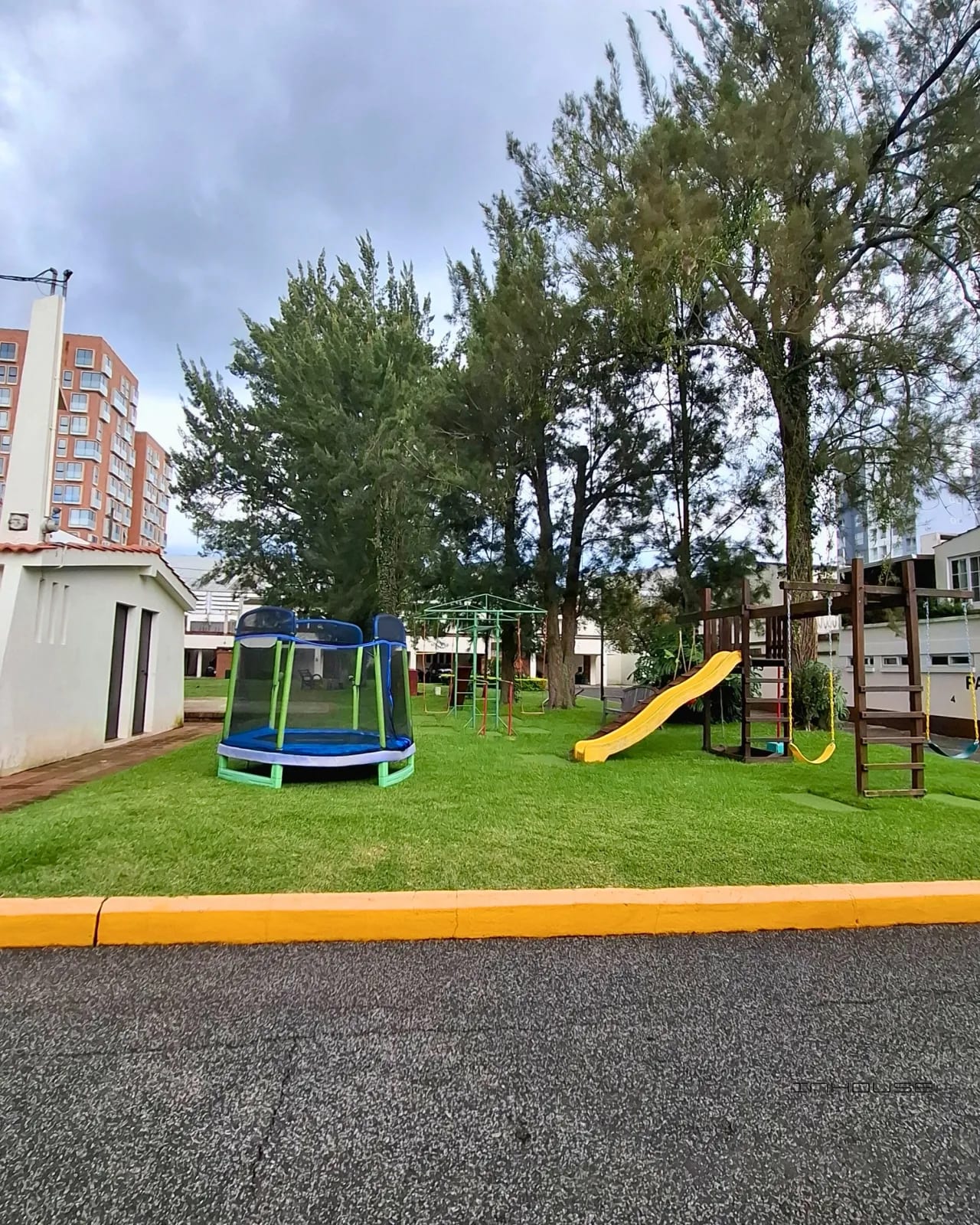 APARTAMENTO EN RENTA EN ZONA 14, PARA UNA PERSONA — Apartamento en Alquiler en Zona 14, Guatemala, Ciudad — foto 7 de 8
