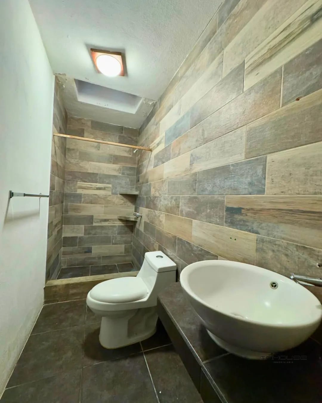 APARTAMENTO EN RENTA ZONA 16, HACIENDA REAL SECTOR 4 — Apartamento en Venta en Hacienda Real, Zona 16, Guatemala, Ciudad — foto 7 de 9