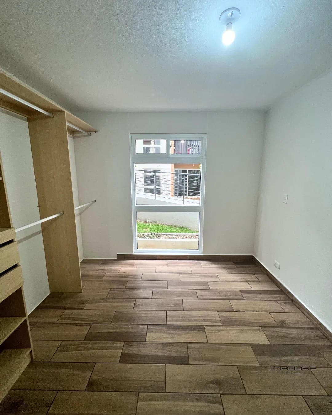 APARTAMENTO EN VENTA ZONA 16 EN PRIMER NIVEL CON JARDÍN Y BODEGA — Apartamento en Venta en Lares 16, Zona 16, Guatemala, Ciudad — foto 9 de 10