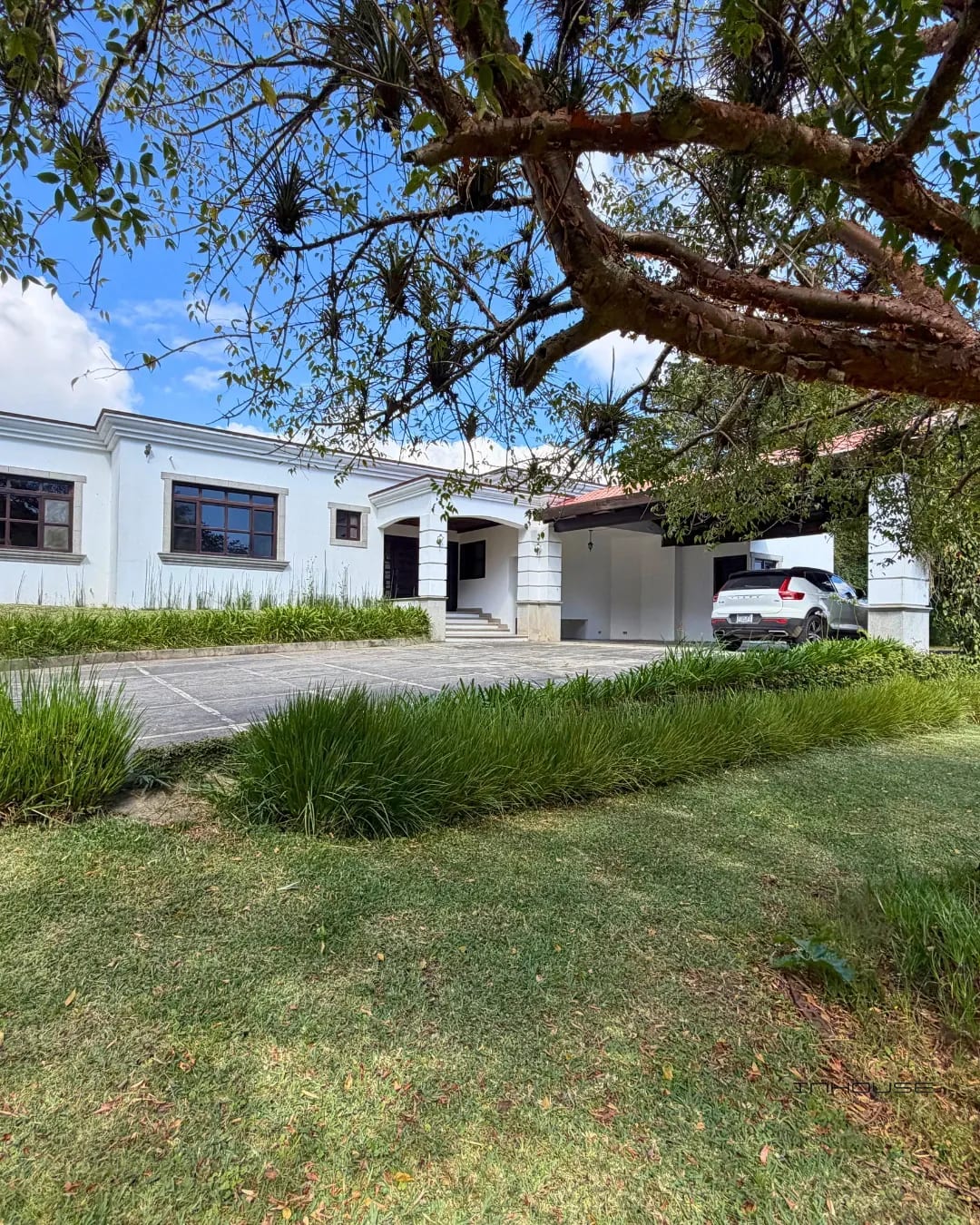 CASA EN RENTA DE UN NIVEL EN CAES KM 18 CON AMPLIO JARDÍN — Casa en Alquiler en Carretera a El Salvador, Guatemala, Ciudad — foto 6 de 10