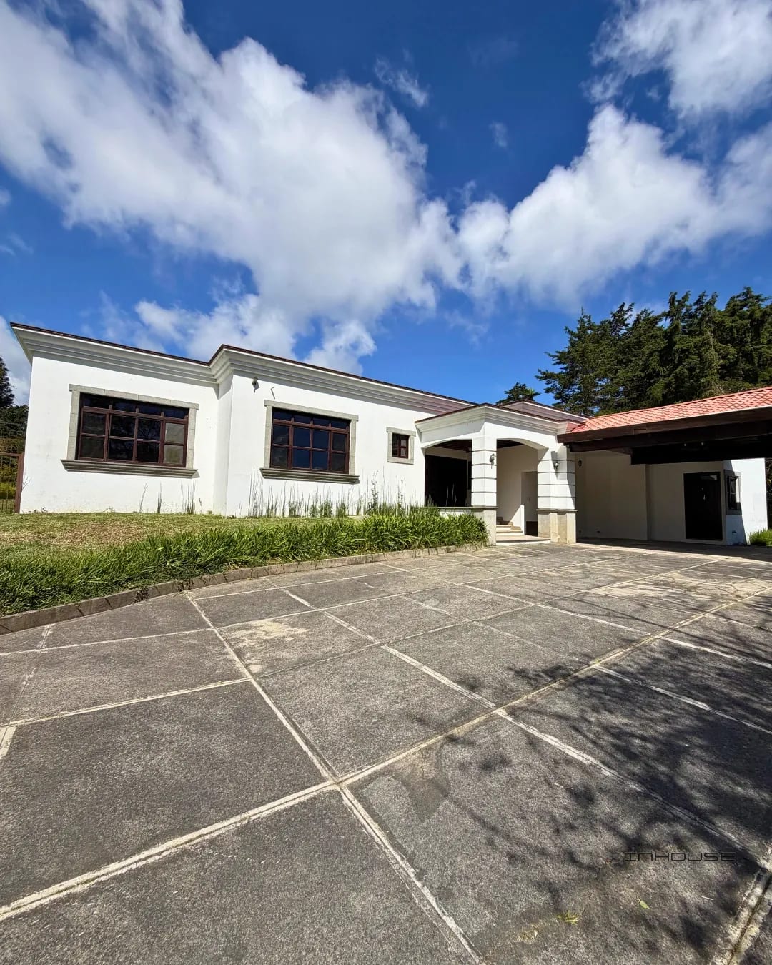 CASA EN RENTA DE UN NIVEL EN CAES KM 18 CON AMPLIO JARDÍN — Casa en Alquiler en Carretera a El Salvador, Guatemala, Ciudad — foto 8 de 10