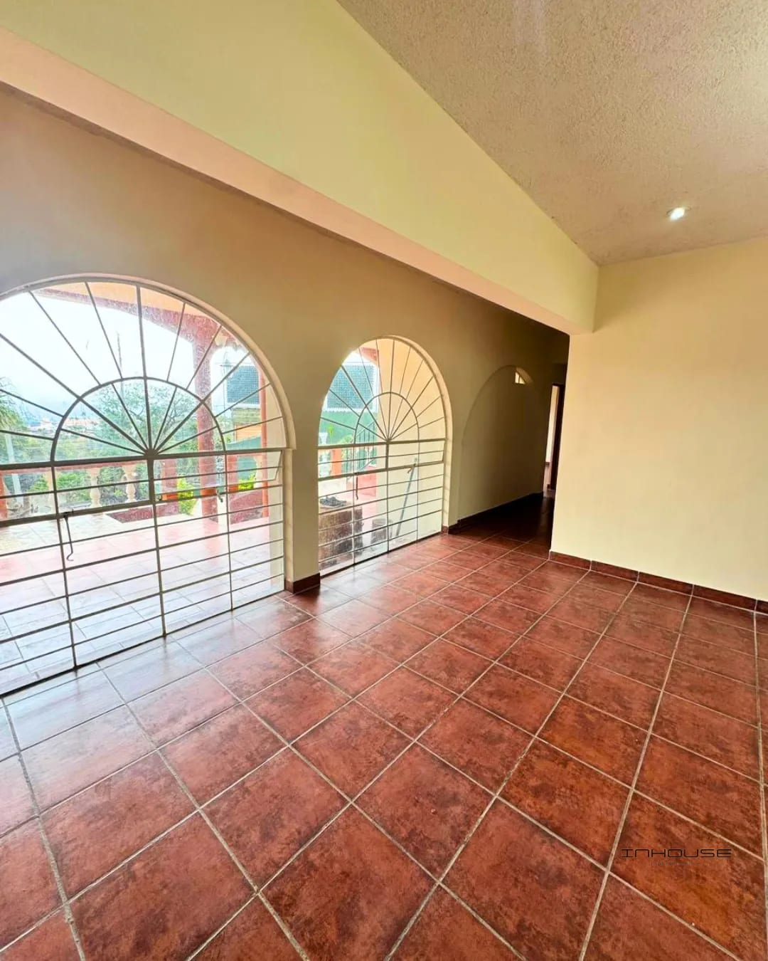CASA EN RENTA ZONA 16 KANAJUYÚ — Casa en Alquiler en Kanajuyú, Zona 16, Guatemala, Ciudad — foto 3 de 9