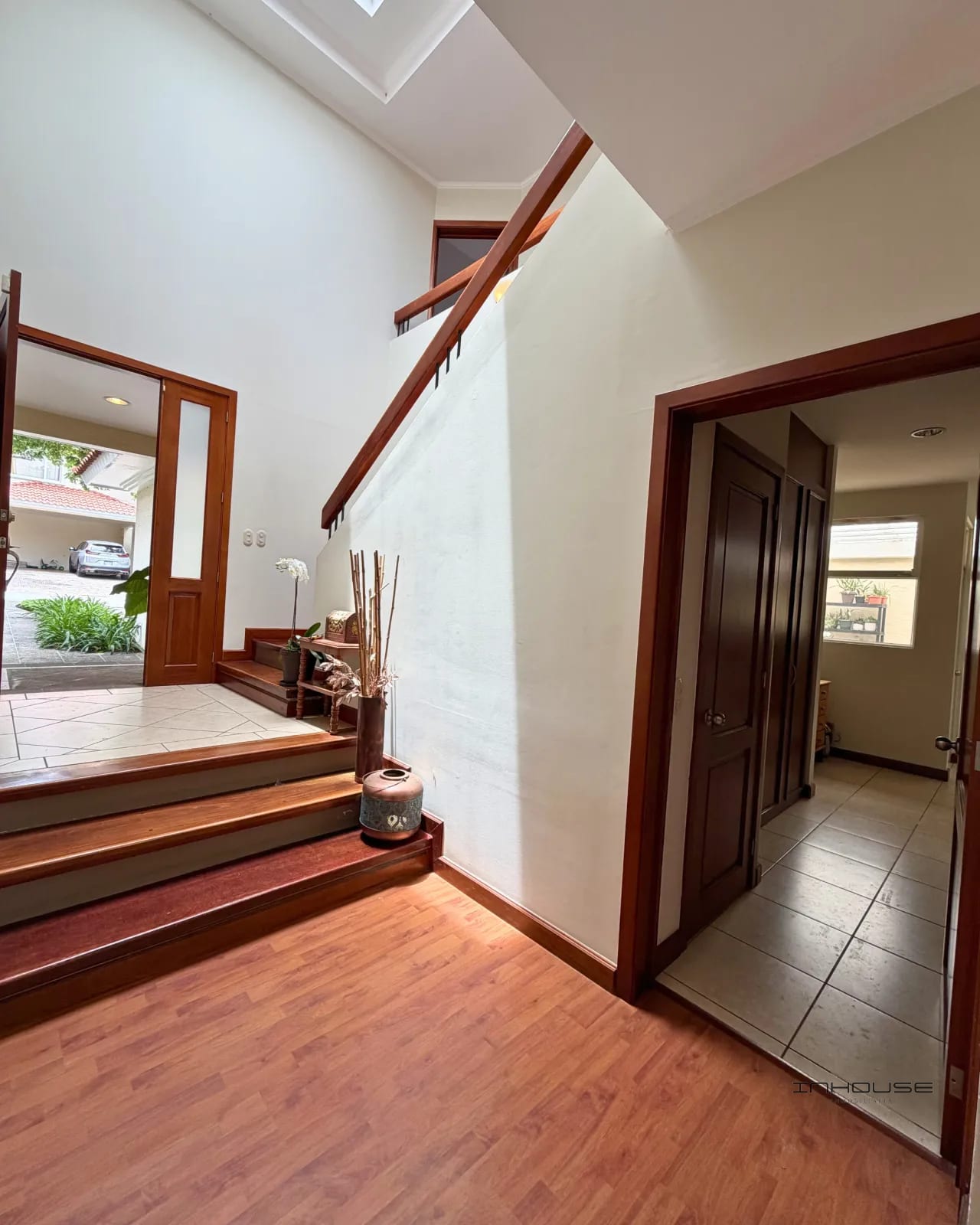 CASA EN RENTA CAES KM 22.5 CON JARDÍN — Casa en Alquiler en Portal del Bosque, Carretera a El Salvador, Guatemala, Ciudad — foto 9 de 10