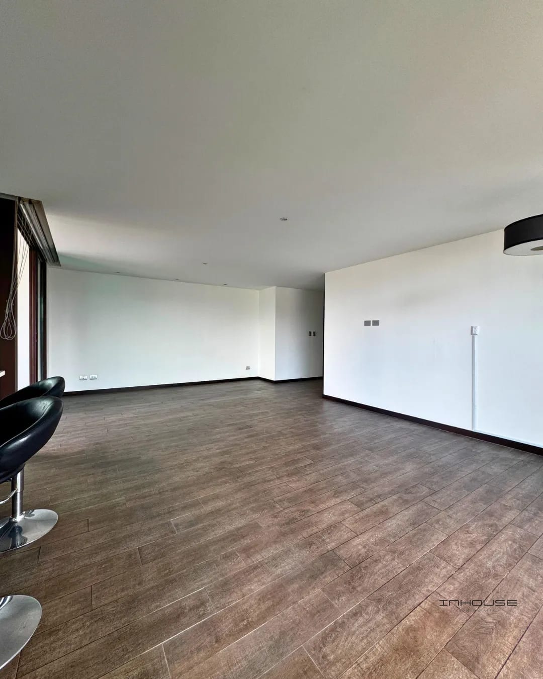 APARTAMENTO EN RENTA EN ZONA 10 EN NIVEL ALTO — Apartamento en Alquiler en Urbana, Zona 10, Guatemala, Ciudad — foto 7 de 10