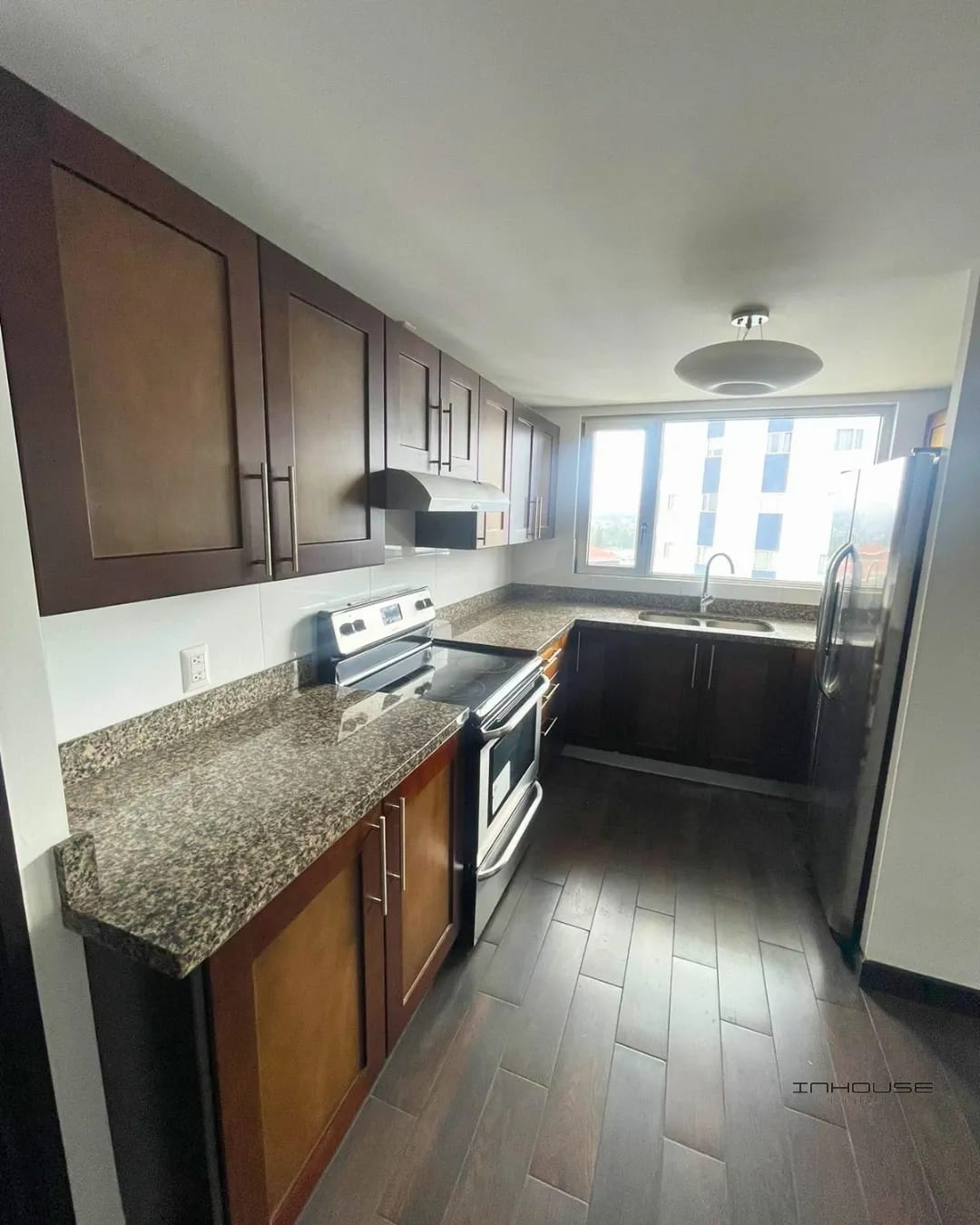 APARTAMENTO EN RENTA ZONA 14 — Apartamento en Alquiler en Zona 14, Guatemala, Ciudad — foto 1 de 10