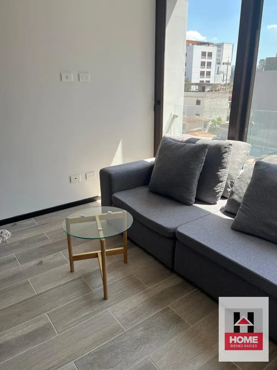 Apartamento en Venta a Pasos de Oakland Mall | Zona 10 — Apartamento en Venta en Biko, Zona 10, Guatemala, Ciudad — foto 7 de 11