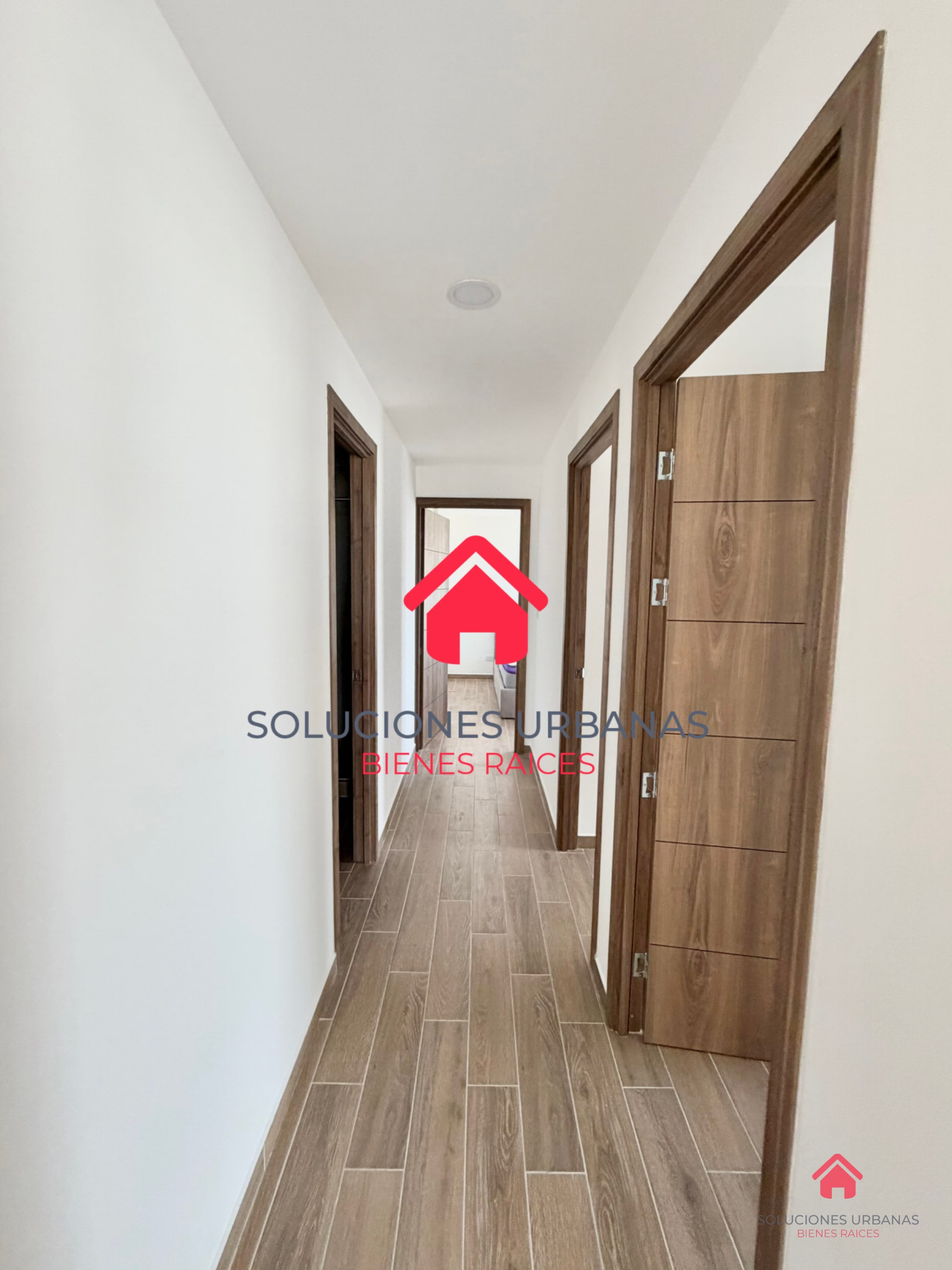 APARTAMENTO CON ESPECTACULAR VISTA Y CUARTO DE SERVICIO ZONA 14 - 9