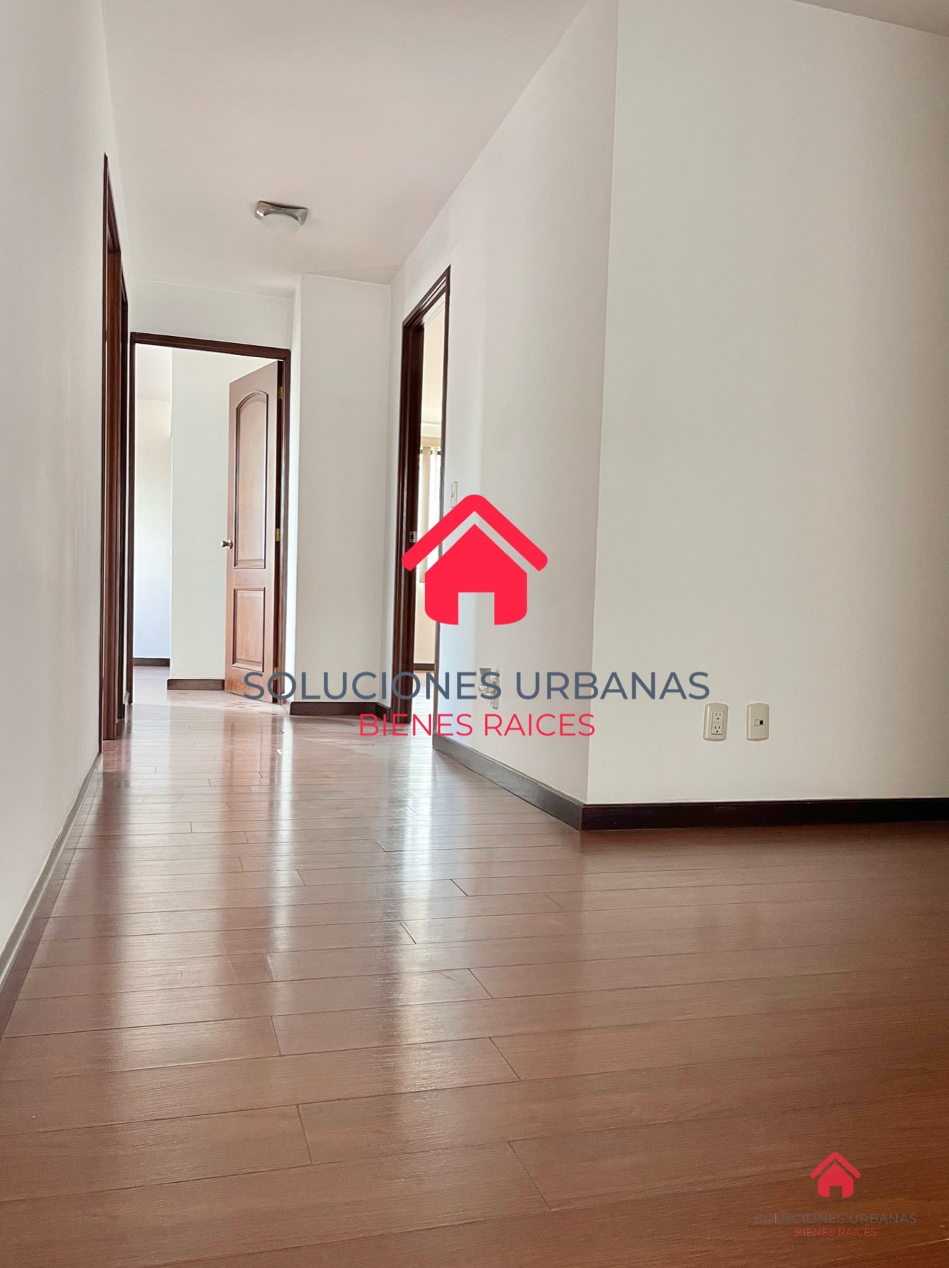 LINDO APARTAMENTO CON SALA FAMILIAR VIVALDI - 1
