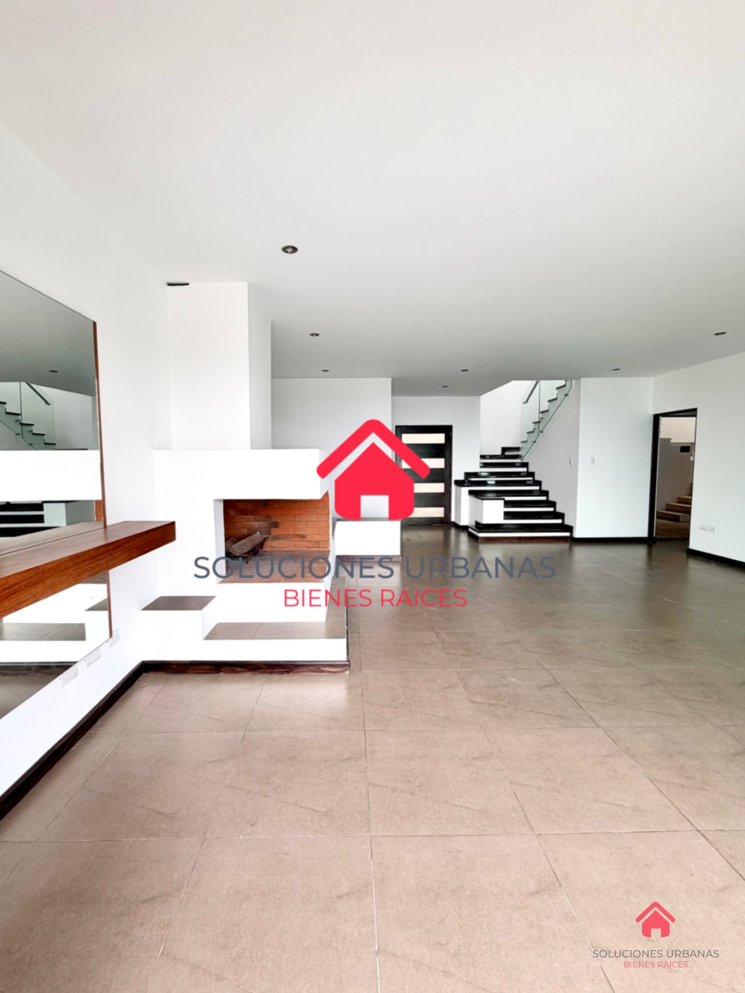 MODERNA CASA CON ESPECTACULAR VISTA — Casa en Alquiler en Alto Valle, Carretera a El Salvador, Guatemala, Ciudad — foto 7 de 11