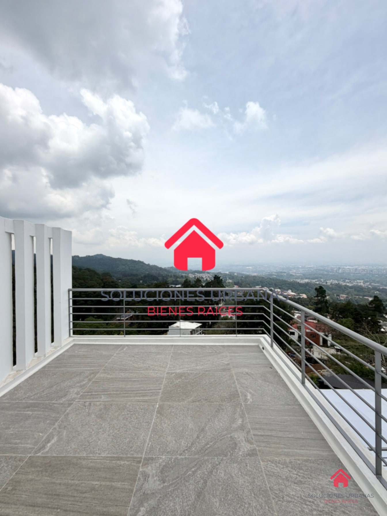 MODERNA CASA CON ESPECTACULAR VISTA — Casa en Alquiler en Alto Valle, Carretera a El Salvador, Guatemala, Ciudad — foto 9 de 11