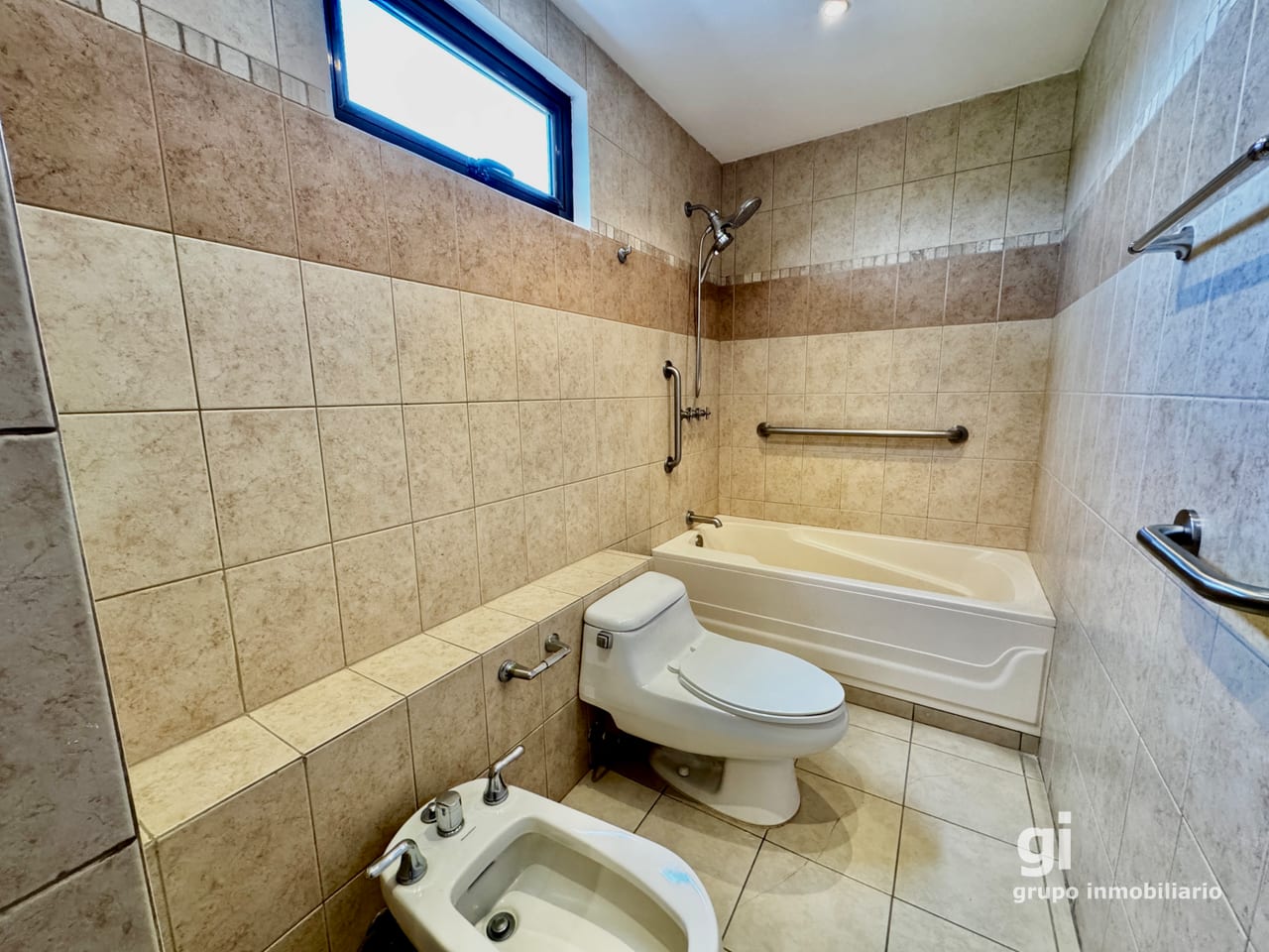 Apartamento en alquiler para quienes valoran los espacios abiertos y las vistas aseguradas — Apartamento en Alquiler en Zona 15, Guatemala, Ciudad — foto 9 de 10