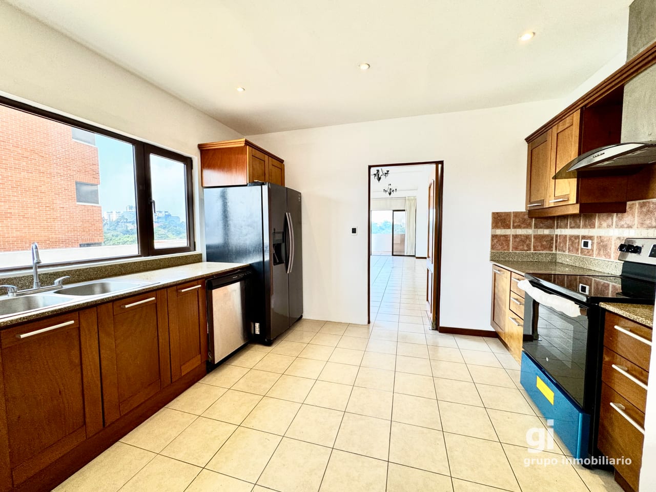 Apartamento en alquiler para quienes valoran los espacios abiertos y las vistas aseguradas — Apartamento en Alquiler en Zona 15, Guatemala, Ciudad — foto 2 de 10